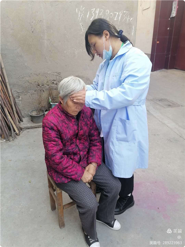 漯河卫校在漯河市郾城区后周社区下乡义诊(图6)